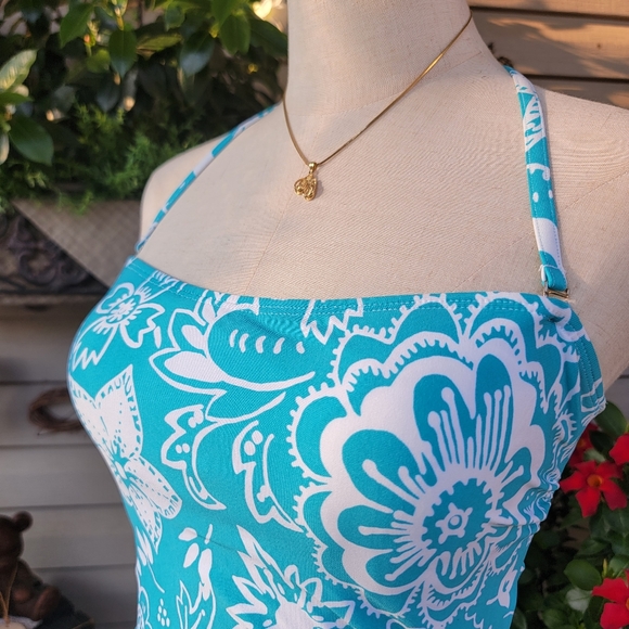 BEACH HOUSE ♡ Gorgeous Aqua Blue 'n White Strap(Less) Tie Back Adj Swimsuit 12 - Picture 4 of 17